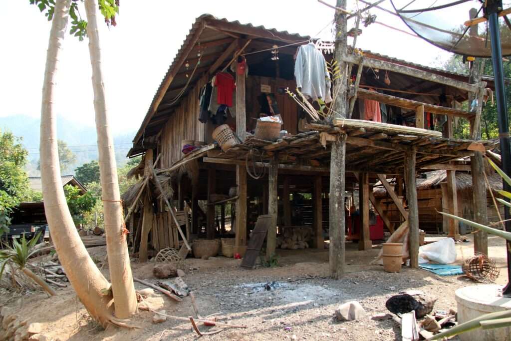 Les Lisu : les tisserands des couleurs-  Thaïlande