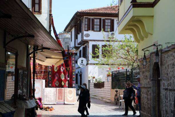 20190407-BAZAAR-VIEUX-PORT-ANTALYA-TURQUIE-2-612x408