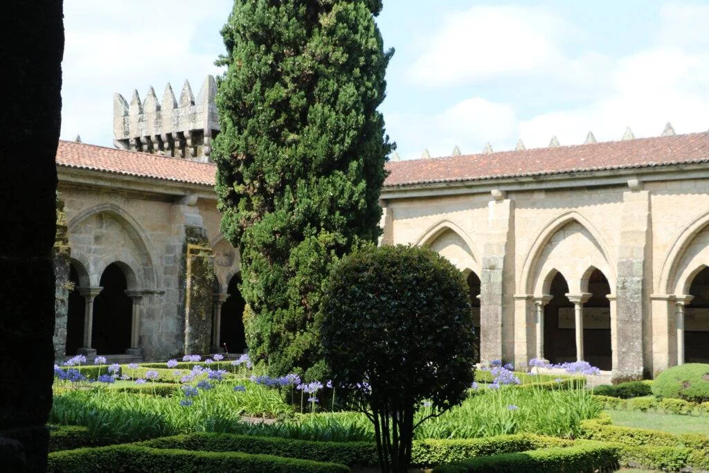 20230629-TUY-CATHEDRALE-CLOITRE-GALICE-ESPAGNE-23-1024x683