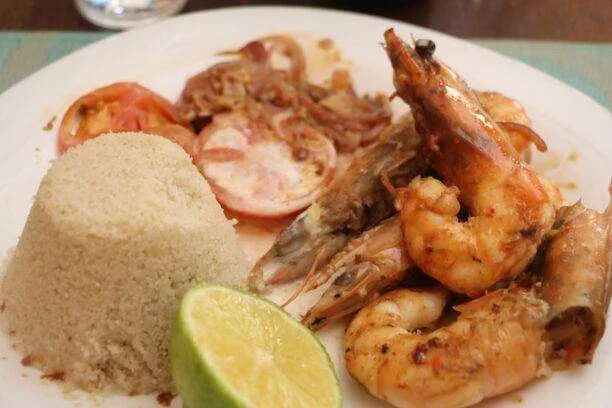 20240131-SAINT-LOUIS-SENEGAL-98-RESTAURANT-CHEZ-DASSO-fonio-aux-gambas-1-612x408-1