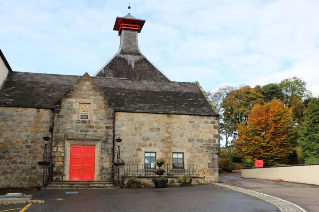 WhatsApp Image 2025-12-19 at 15.38.43 (3)