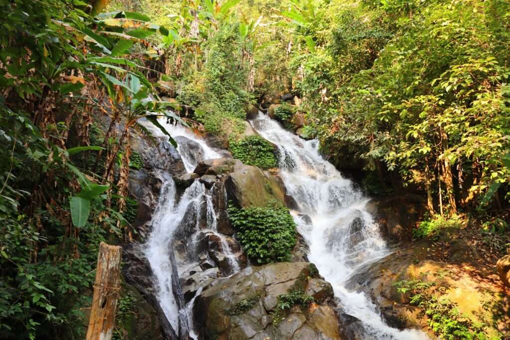 Le Parc Forestier de Khun Korn – La jungle au rythme des cascades Chiang Rai Thaïlande